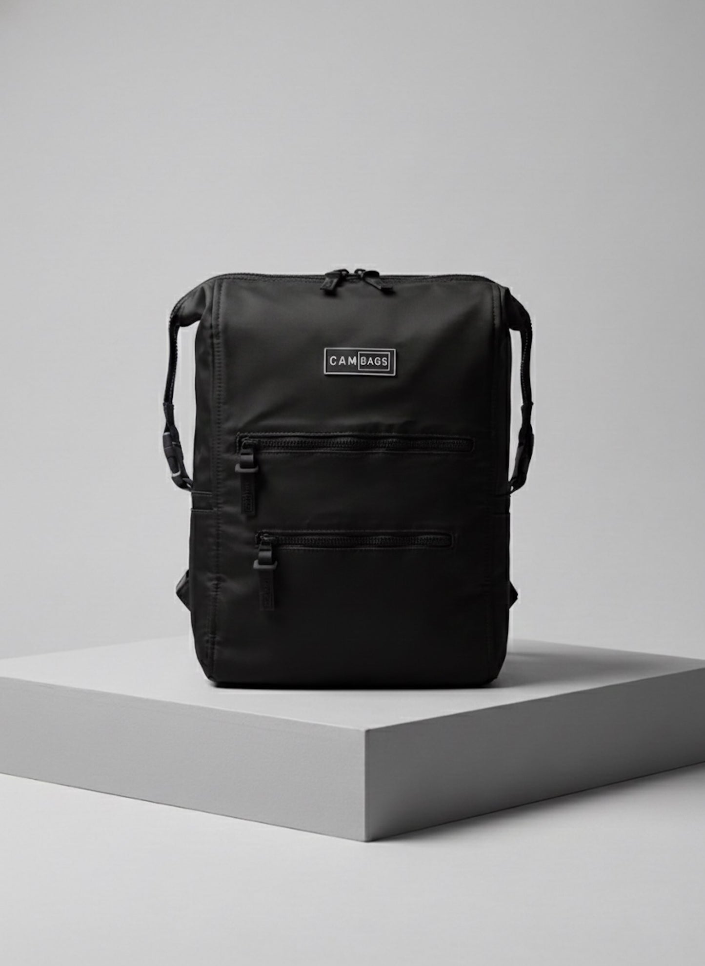 Mochila maternal Cam Bags negra frontal escalon