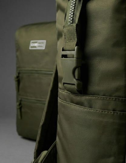 Mochila maternal Cam Bags verde vista detalles clip